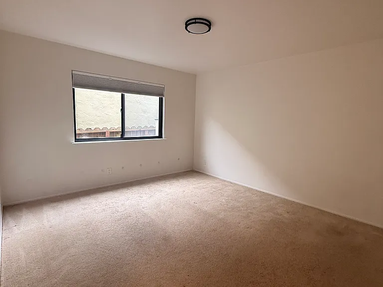 517 Stannage Ave #A — Photo 9
