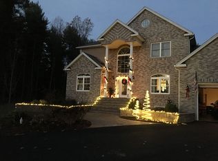 3 Madison Ave, Southampton, MA 01073