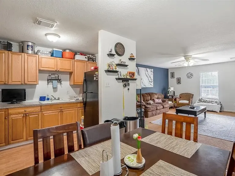 10428 Burden St #B — Photo 12