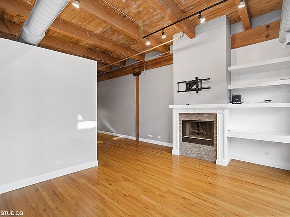 5th image of 2300 W Wabansia Ave APT 217