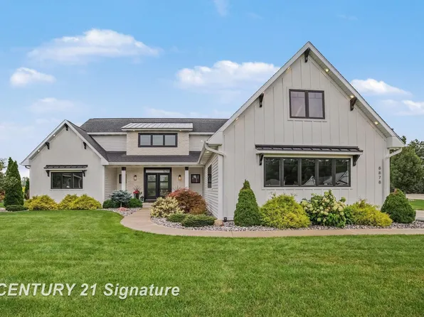 8878 N Meadows Ct, Freeland, MI 48623