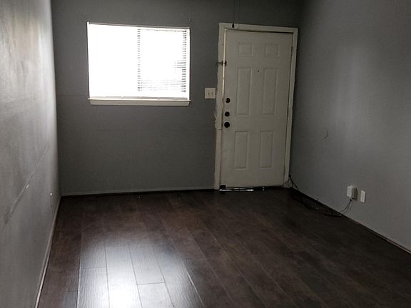 3rd image of 3414 W Martin St #106
