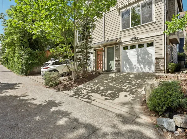 5252 12th Avenue NE #B, Seattle, WA 98105