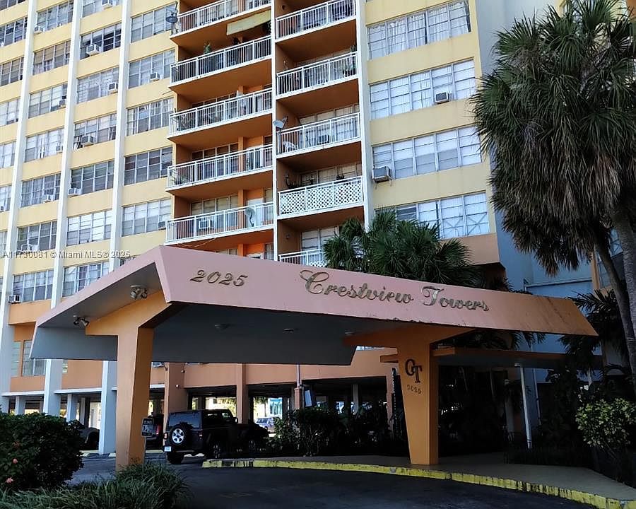 1st image of 2025 NE 164th St APT 915