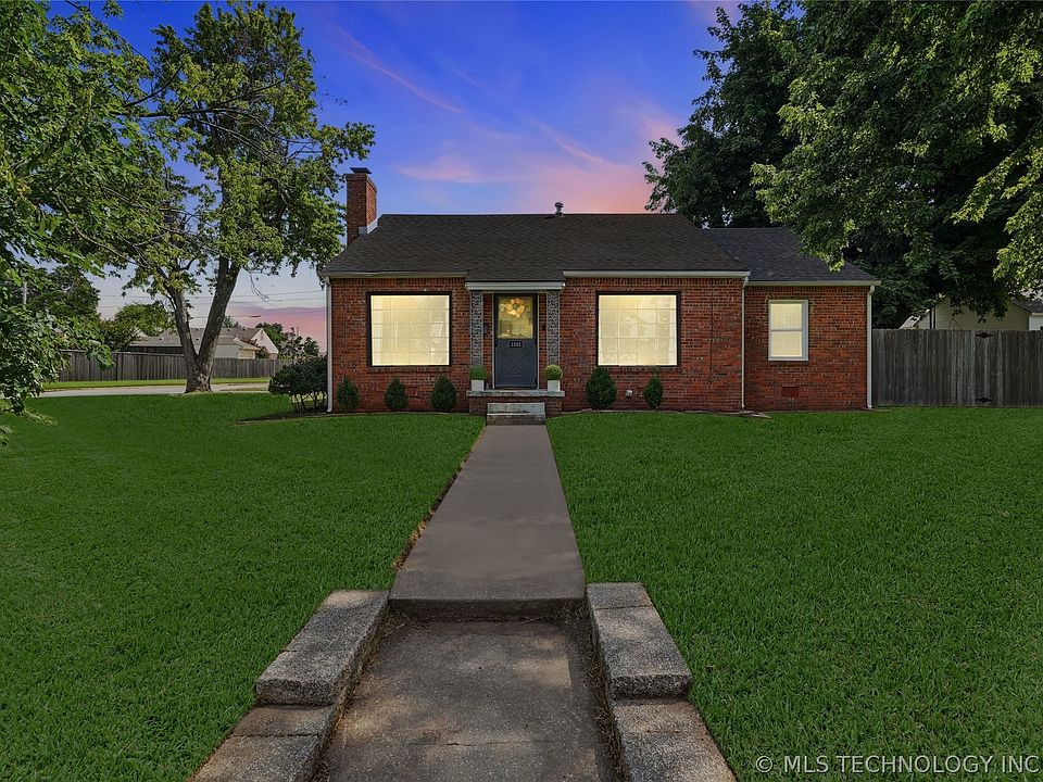 1st image of 2303 S Delaware Ct