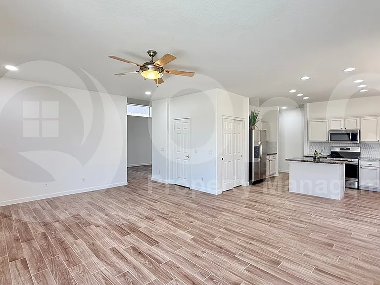 25828 N 67th Dr — Photo 5