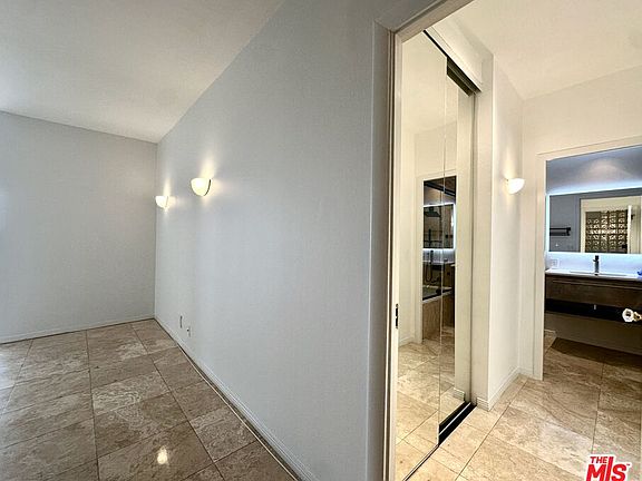5th image of 999 N Doheny Dr APT 711