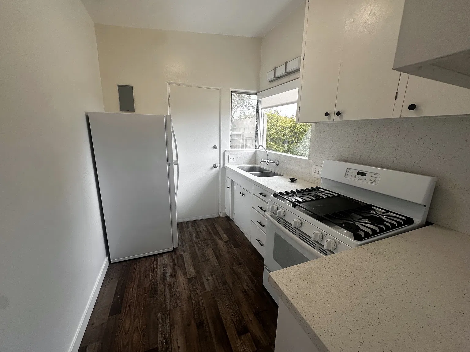 1 bed, 700 sqft, $2,650 — Photo 2