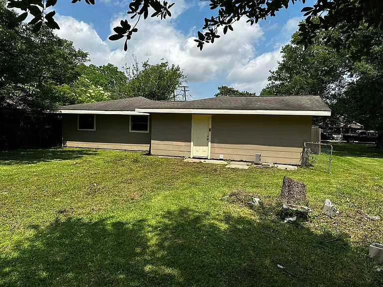 6648 Val St — Photo 11