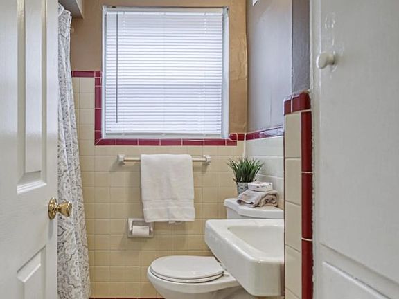 5th image of 3114 Belden Cir APT 4
