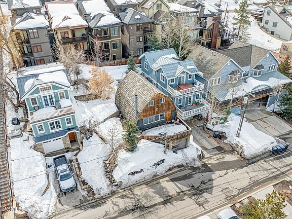 5th image of 1109 Empire Ave
