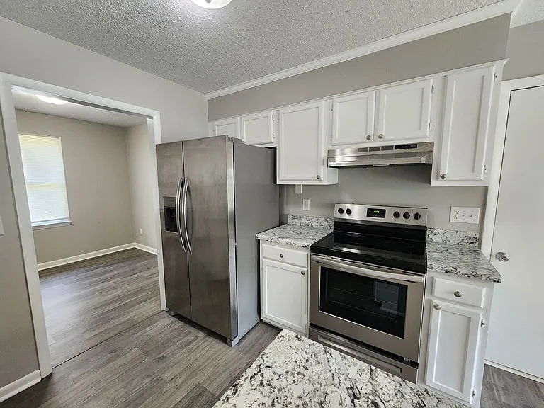 6701 Vaughn Rd — Photo 5