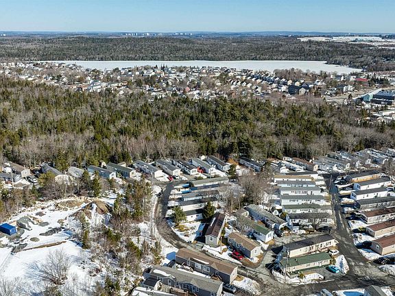 5th image of 4 3rd St