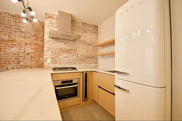 Rented by Nolita Group | media 18