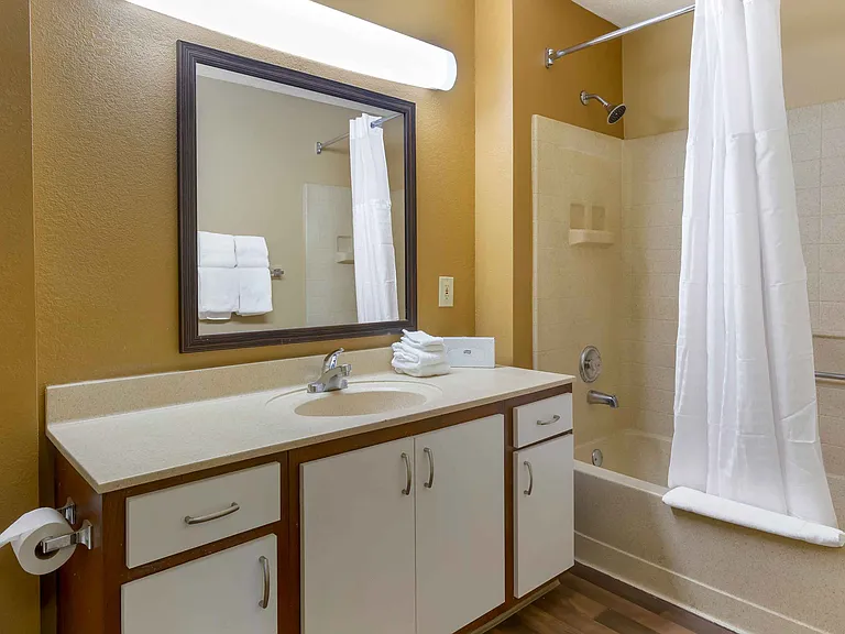 Deluxe Studio - 2 Full Beds