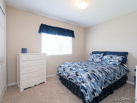 5th image of 4019 Ives Farm Ln NE