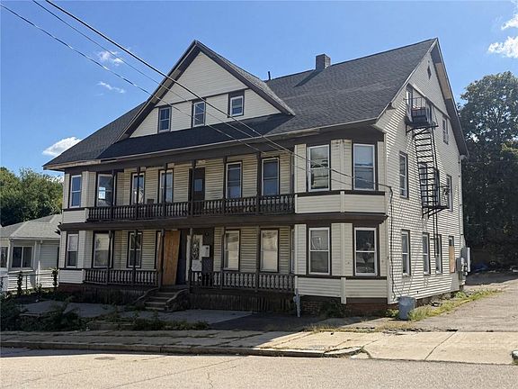 4th image of 499 Willow St