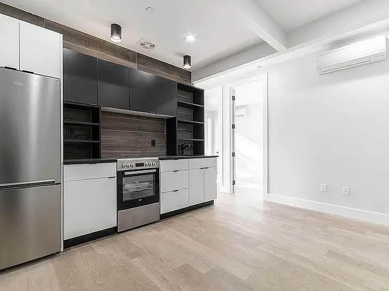 727 Dekalb Ave #3A — Photo 4