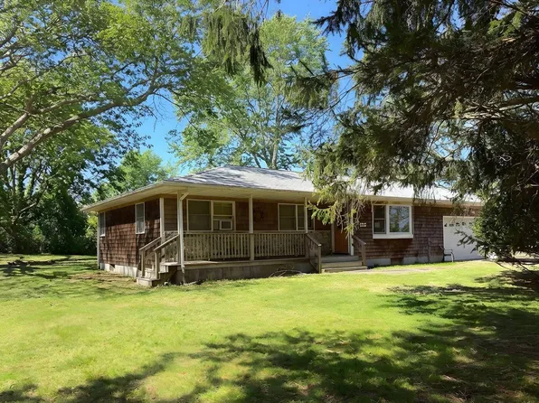 225 W Lake Dr, Montauk, NY 11954