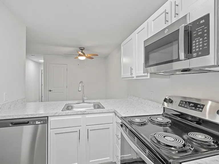 Apartments at Urbana — Photo 16