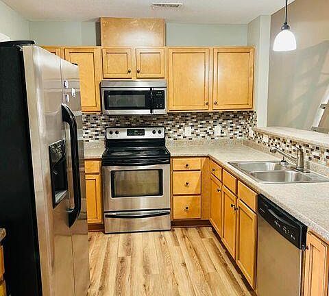 3rd image of 2200 Chavis Dr #B