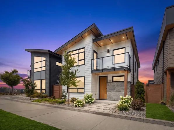 4725 Blue Heron Way, Tsawwassen, BC V4M 0A8