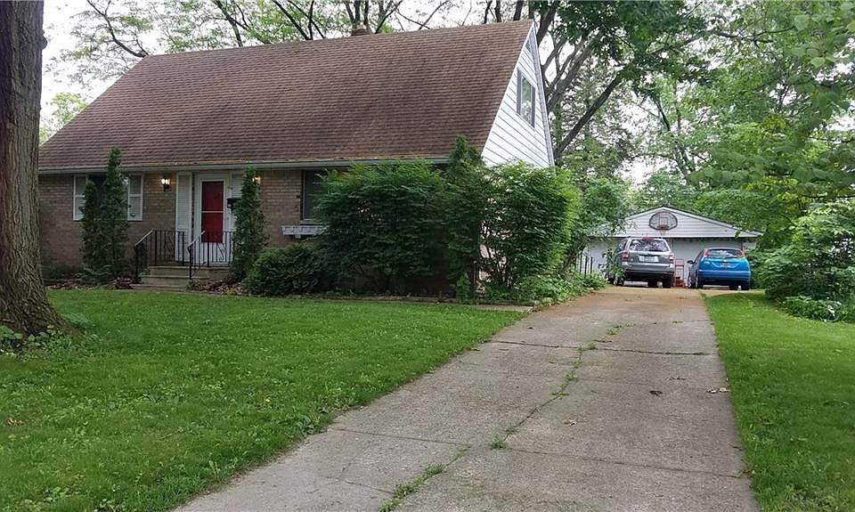 1st image of 2626 Parkwood Dr