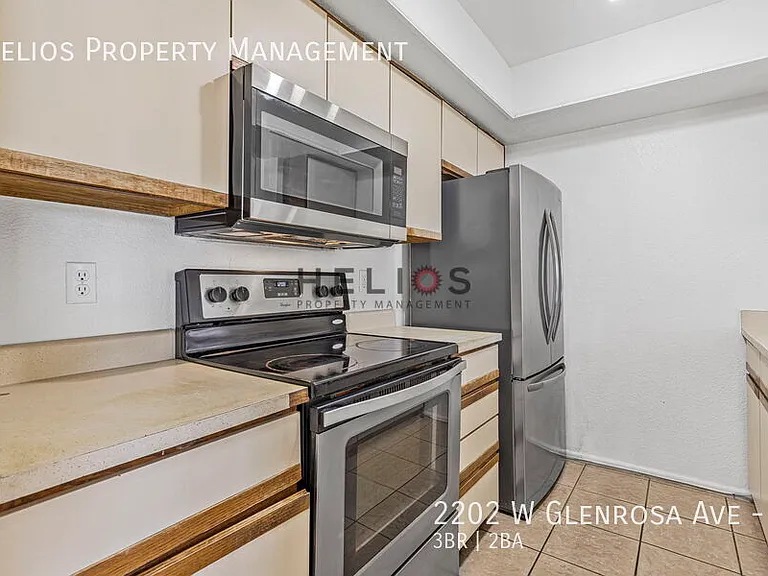 2202 W Glenrosa Ave #3 — Photo 7