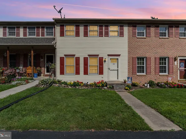 66 Ironstone Dr, Elizabethtown, PA 17022