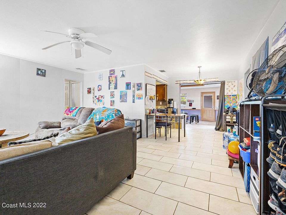 2nd image of 5021 Vaughn St