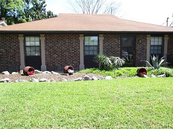 3rd image of 2416 Yorktowne Dr