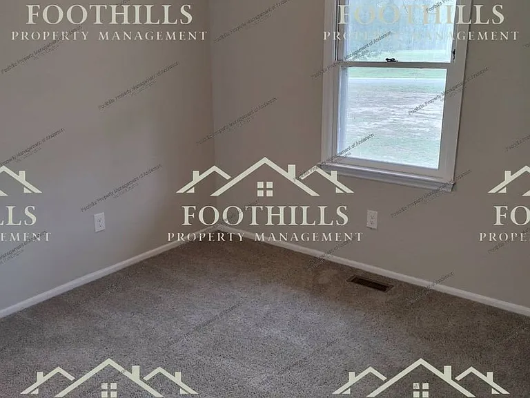 122 Smith Dr — Photo 8