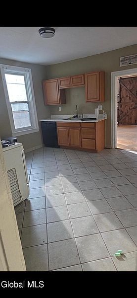 5th image of 112 2nd Avenue