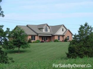 3147 E Weaver Rd, Greencastle, PA 17225