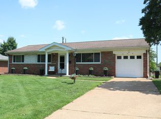 9762 Jomel Dr, Saint Louis, MO 63123