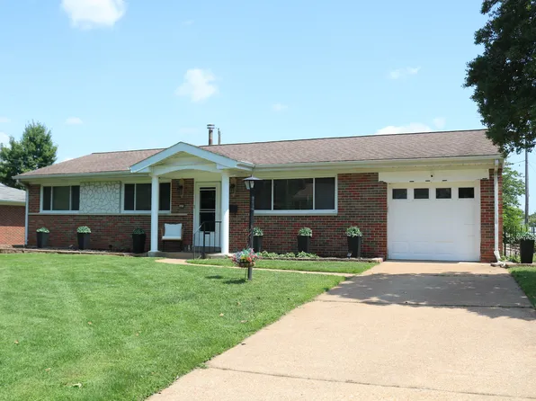 9762 Jomel Dr, Saint Louis, MO 63123