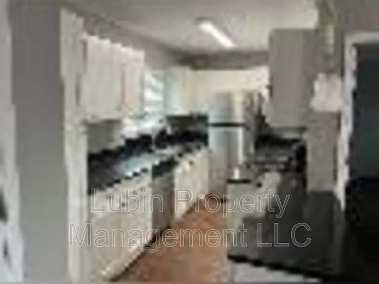 1616 Monroe Ave #7 — Photo 3