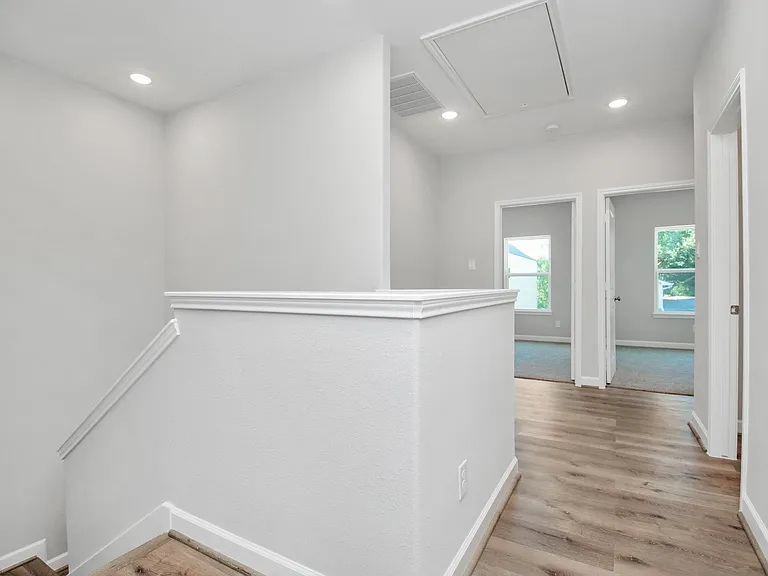 2355 Hoskins Dr — Photo 18