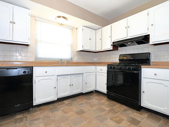 4th image of 1807 Minneford Dr