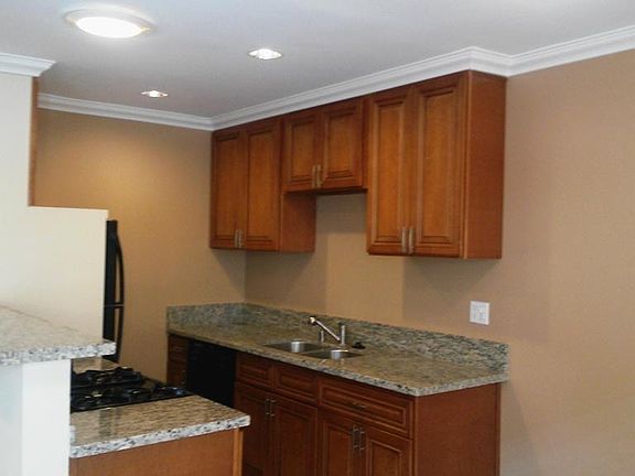 5th image of 11919 Courtleigh Dr APT 3