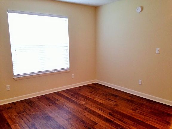 4th image of 4417 Oakwood Dr APT 1208