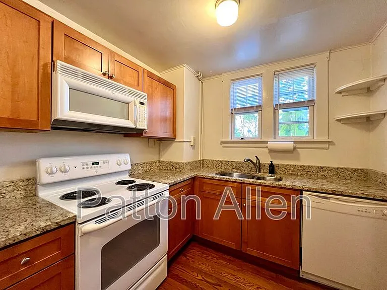 83 Edgemont Rd #1 — Photo 10