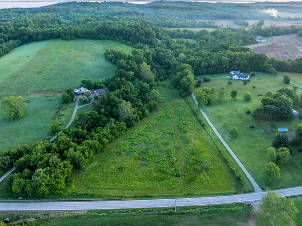 9220 N River Rd, Dresden, OH 43821