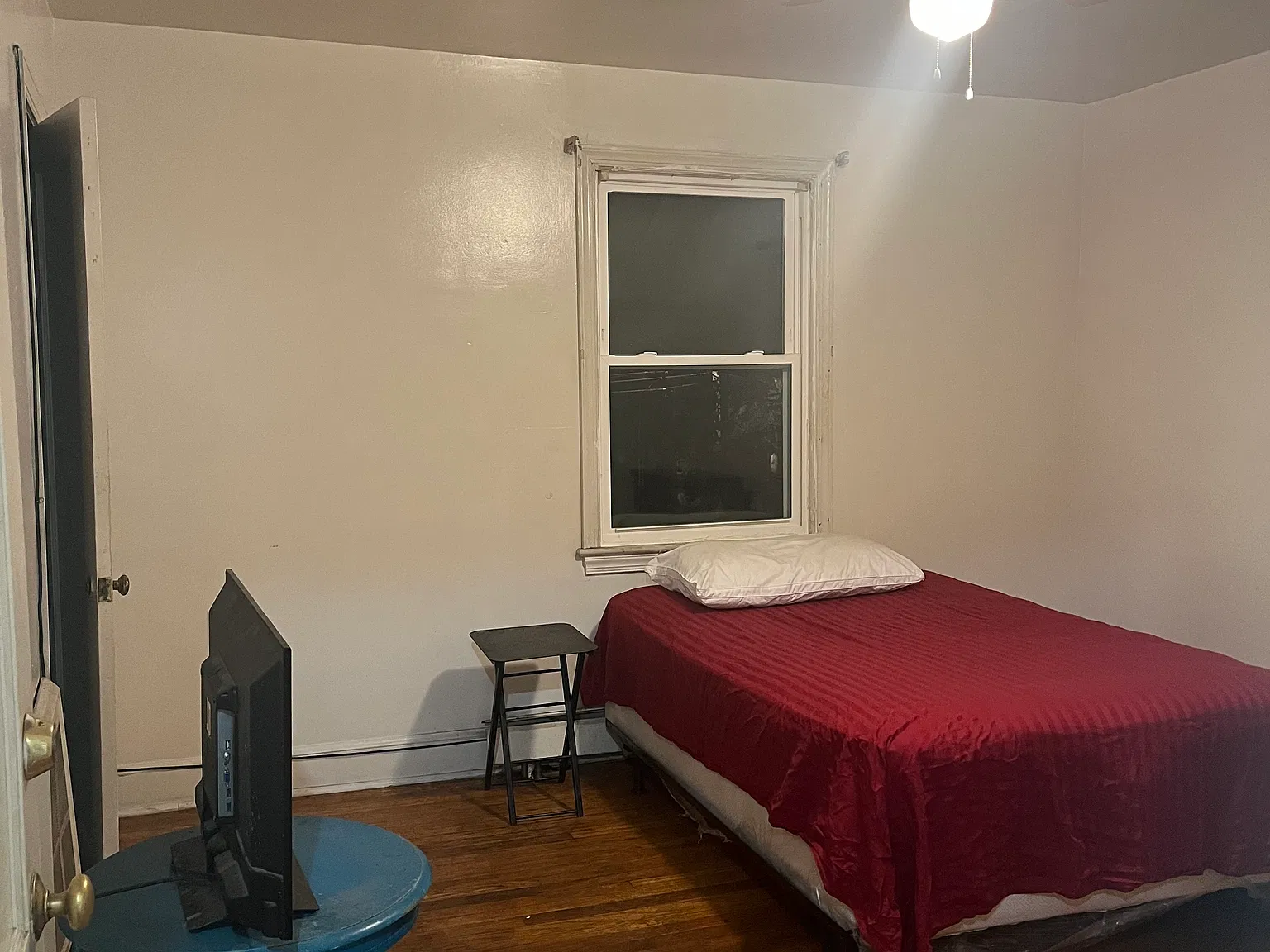 2 bed, 1.5 bath, 1360 sqft, $800 — Photo 2
