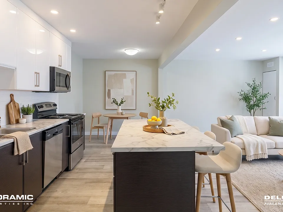 889 Chestnut Cres