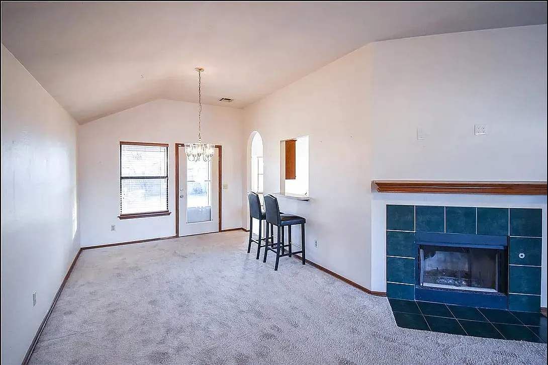 Building Photo - 1712 Brittany Ln