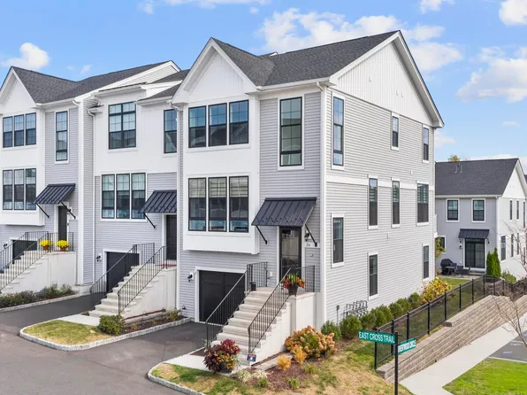 26 East Cross Trail #26, Danbury, CT 06810