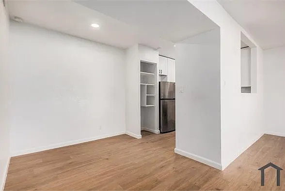 2411 W Hazelwood St #77 — Photo 9