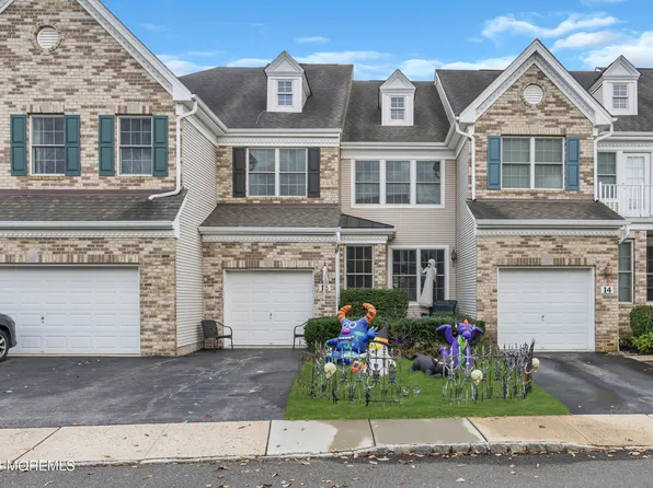 16 Chatsworth Road, Manalapan, NJ 07726