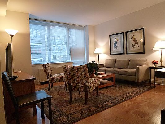 1st image of 1510 Lexington Ave APT 3V
